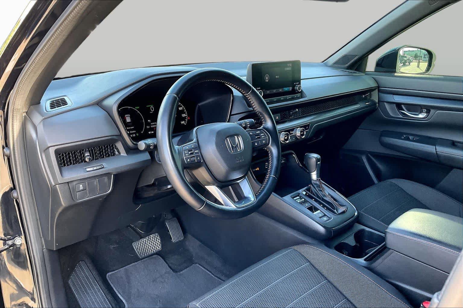 Used 2025 Honda CR-V Sport image 18