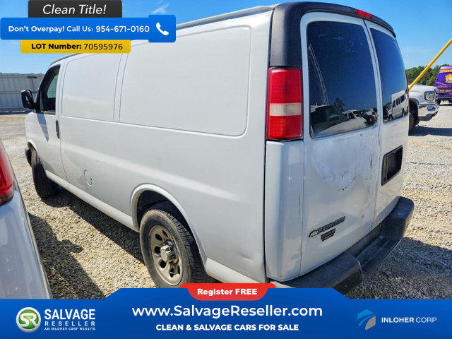 Used 2010 Chevrolet Express 1500 RWD image 3