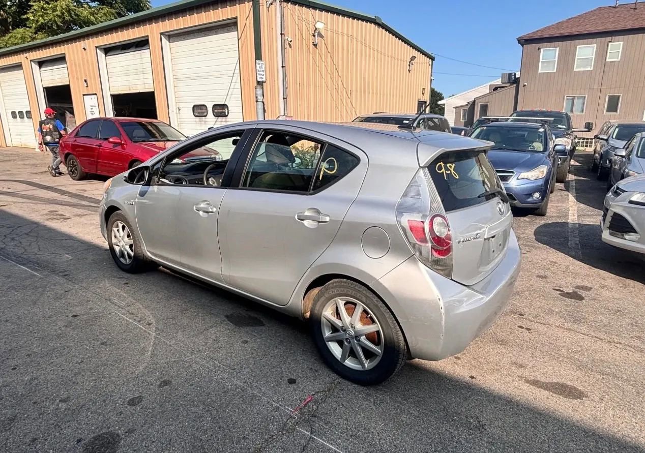 Used 2013 Toyota Prius C Three FWD image 3