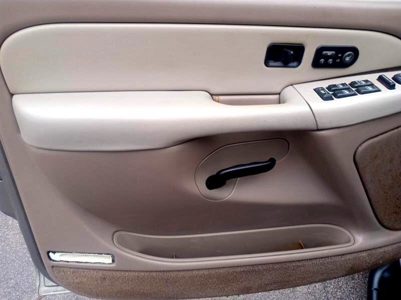 Used 2002 Chevrolet Suburban LT image 4