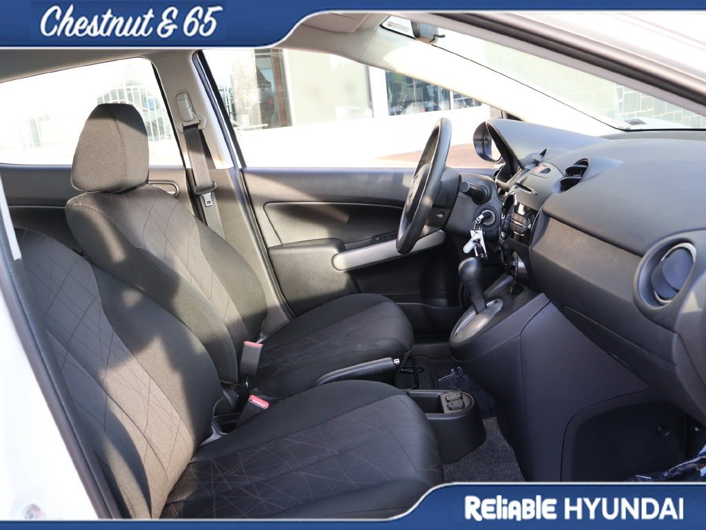 Used 2014 MAZDA MAZDA2 Sport FWD image 34