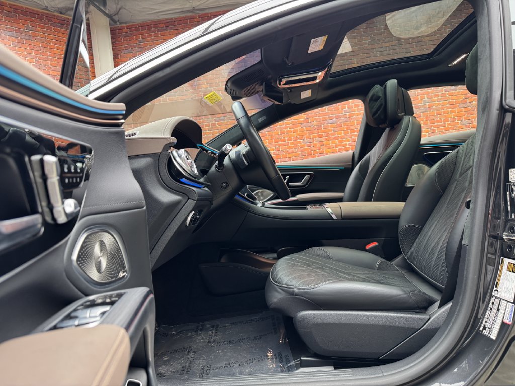 Certified 2023 Mercedes-Benz EQS 580 4MATIC Sedan w/ Exclusive Trim Package image 22