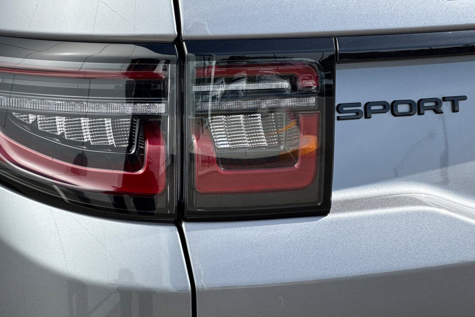 Used 2025 Land Rover Discovery Sport Dynamic SE AWD/4WD image 34