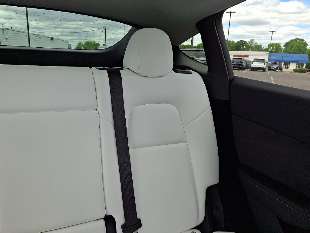 Used 2023 Tesla Model Y Long Range AWD/4WD image 20