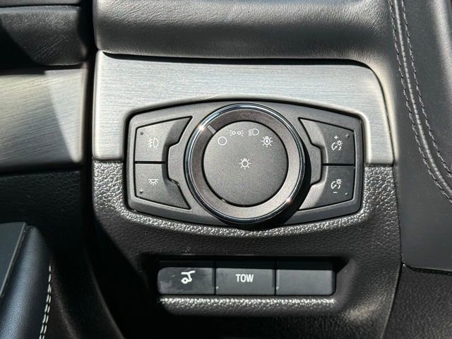 Used 2018 Ford Explorer Platinum image 49