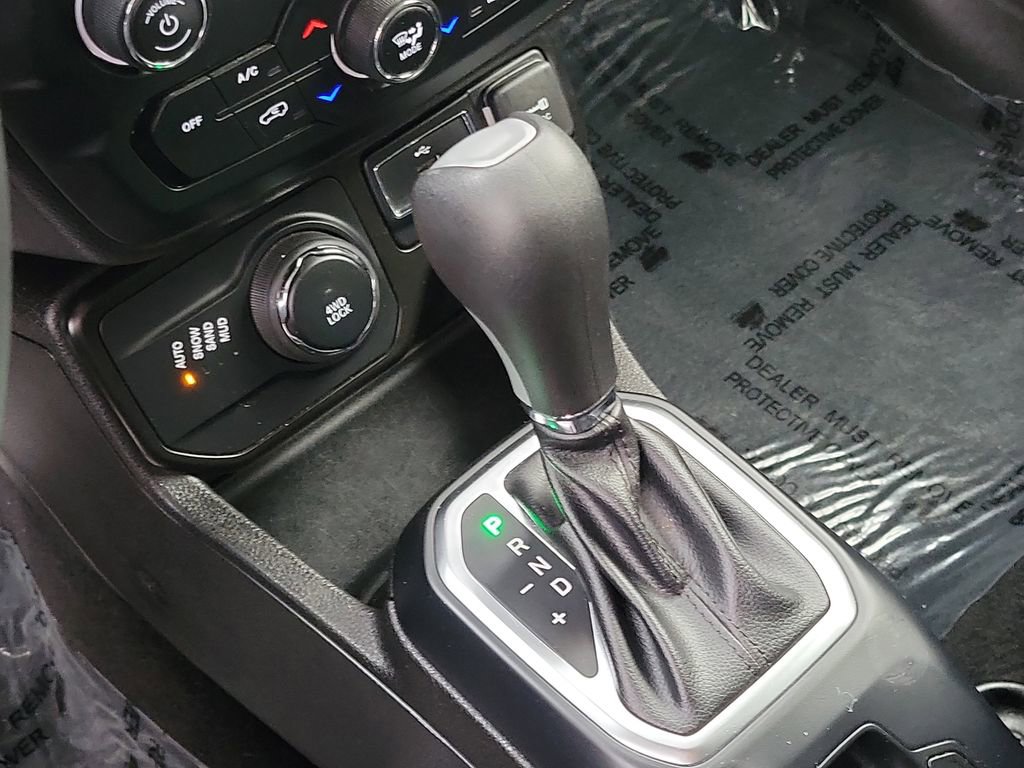 Used 2023 Jeep Renegade Latitude image 9