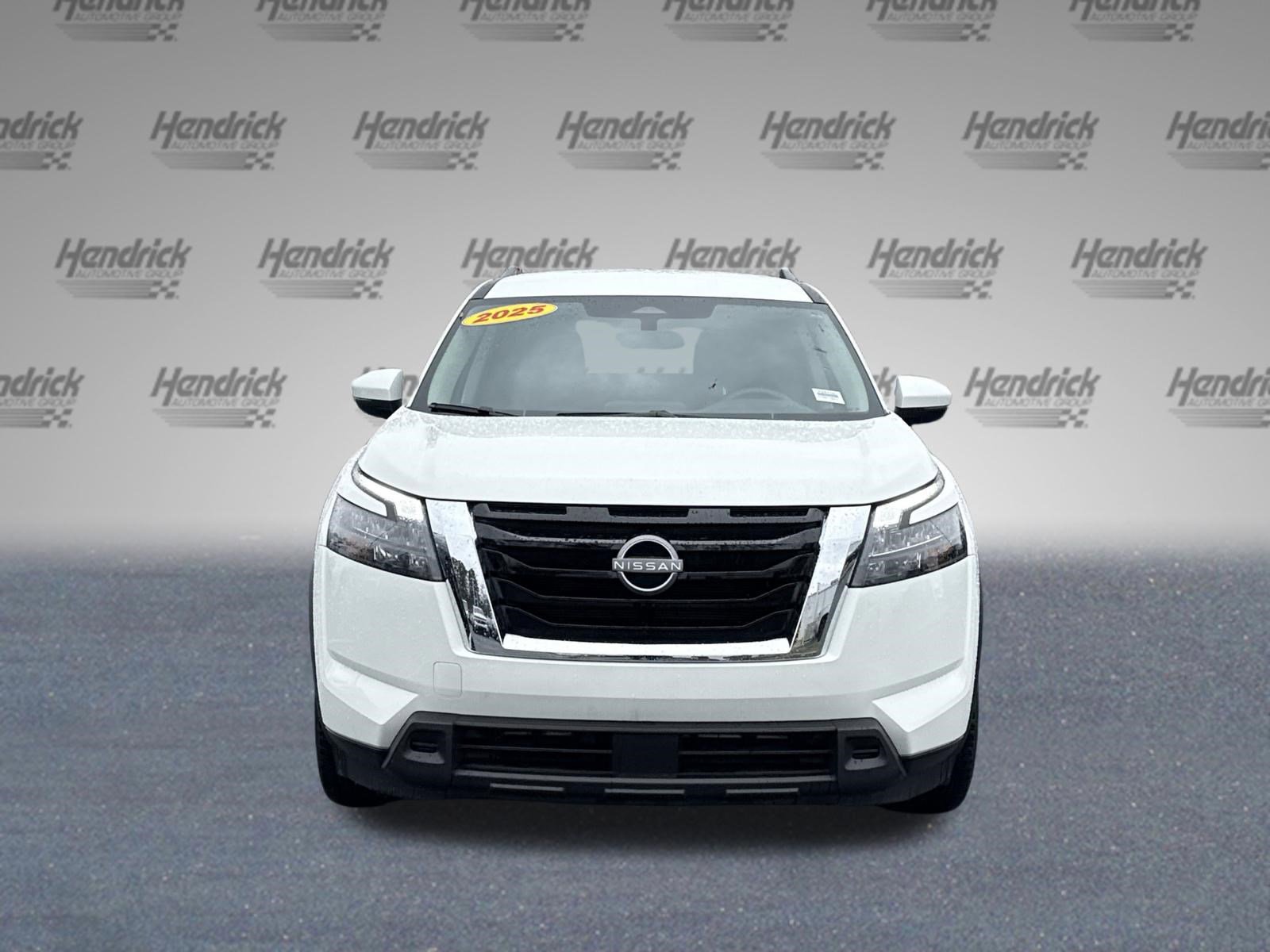Used 2025 Nissan Pathfinder SV AWD/4WD image 3