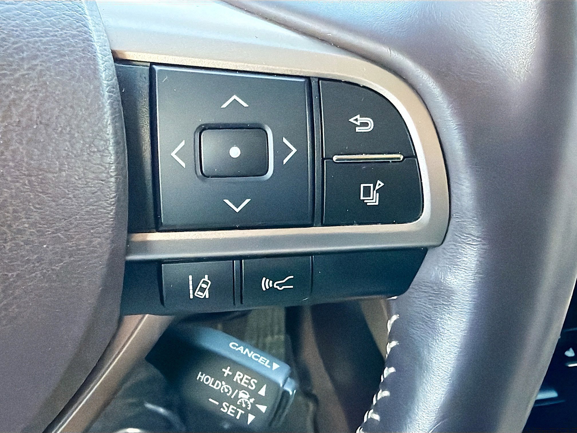 Used 2019 Lexus RX 350L FWD image 39