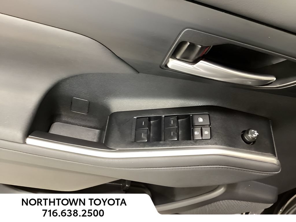 Used 2023 Toyota Highlander XSE AWD/4WD image 19