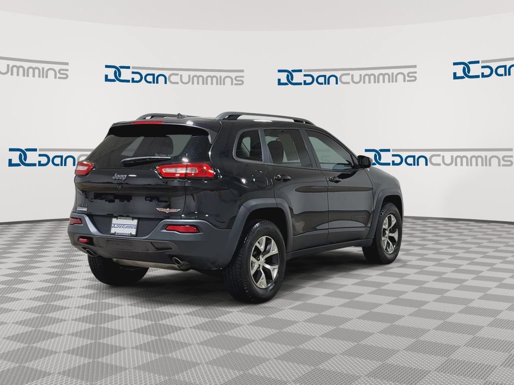 Used 2016 Jeep Cherokee Trailhawk AWD/4WD image 9