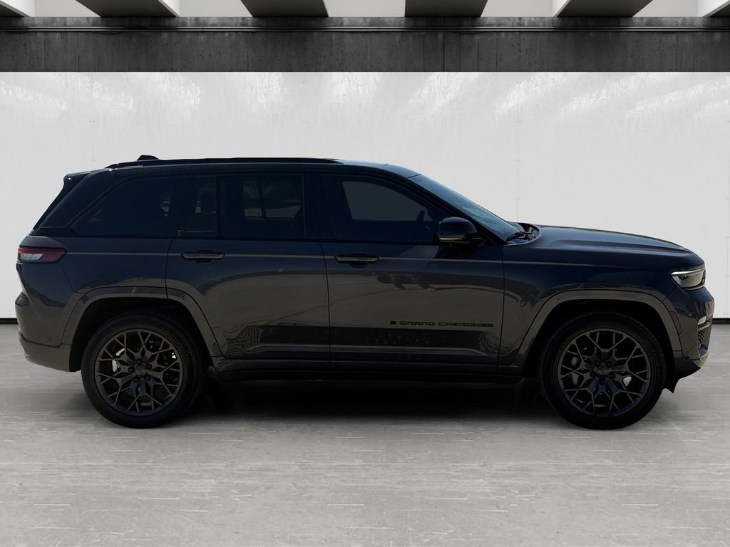 Used 2025 Jeep Grand Cherokee Summit w/ Obsidian Package AWD/4WD image 6