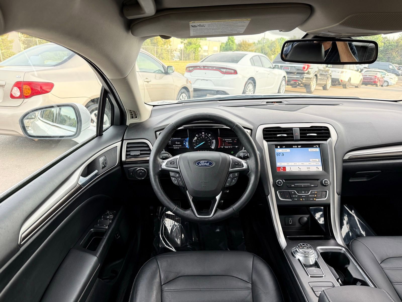 Used 2018 Ford Fusion SE w/ Equipment Group 602A FWD image 24