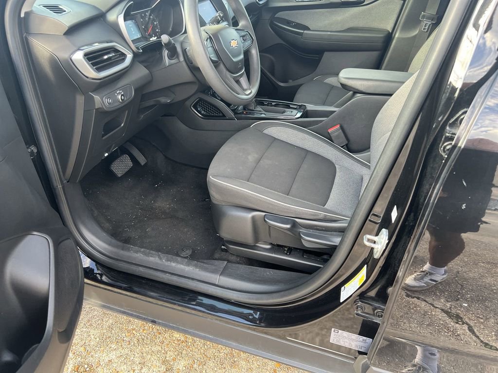 Used 2023 Chevrolet TrailBlazer LS image 12