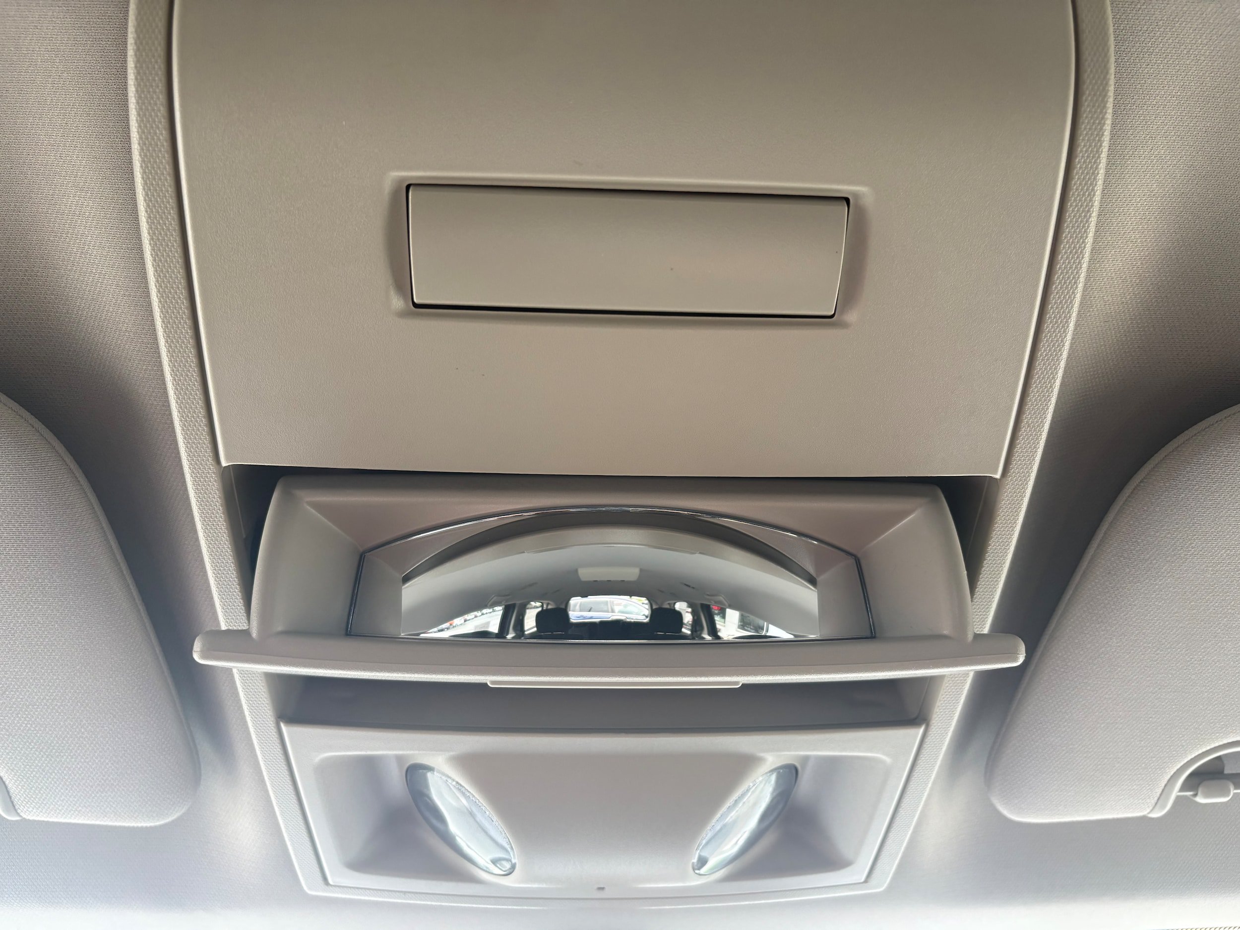 Used 2019 Dodge Grand Caravan SE FWD image 26