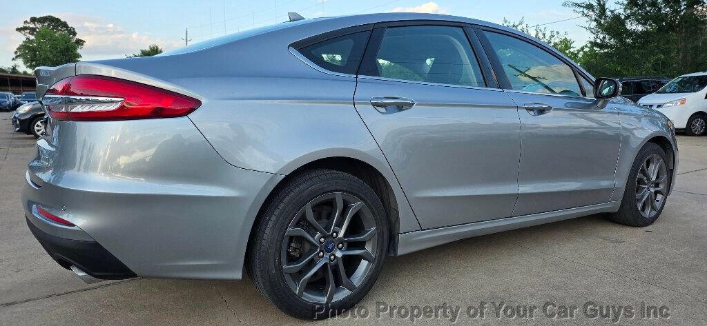 Used 2020 Ford Fusion SEL FWD image 12