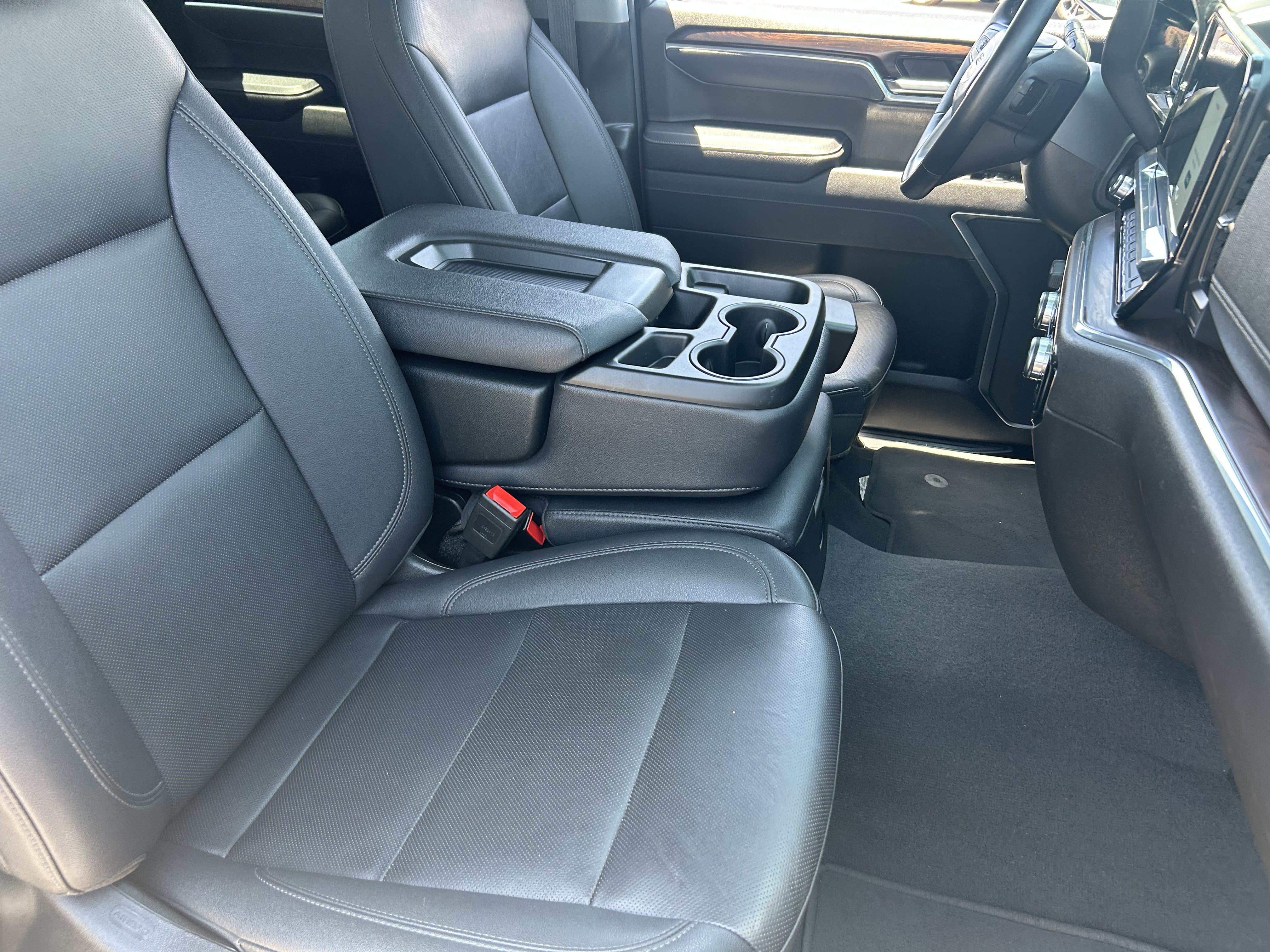 Used 2025 GMC Sierra 1500 SLT AWD/4WD image 11
