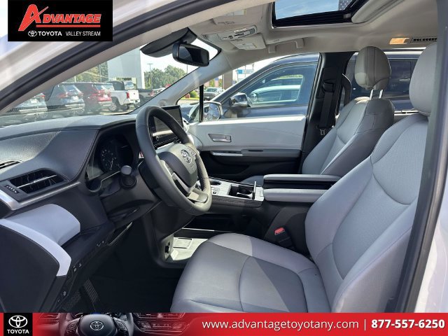 Certified 2026 Toyota Sienna XLE AWD/4WD image 19