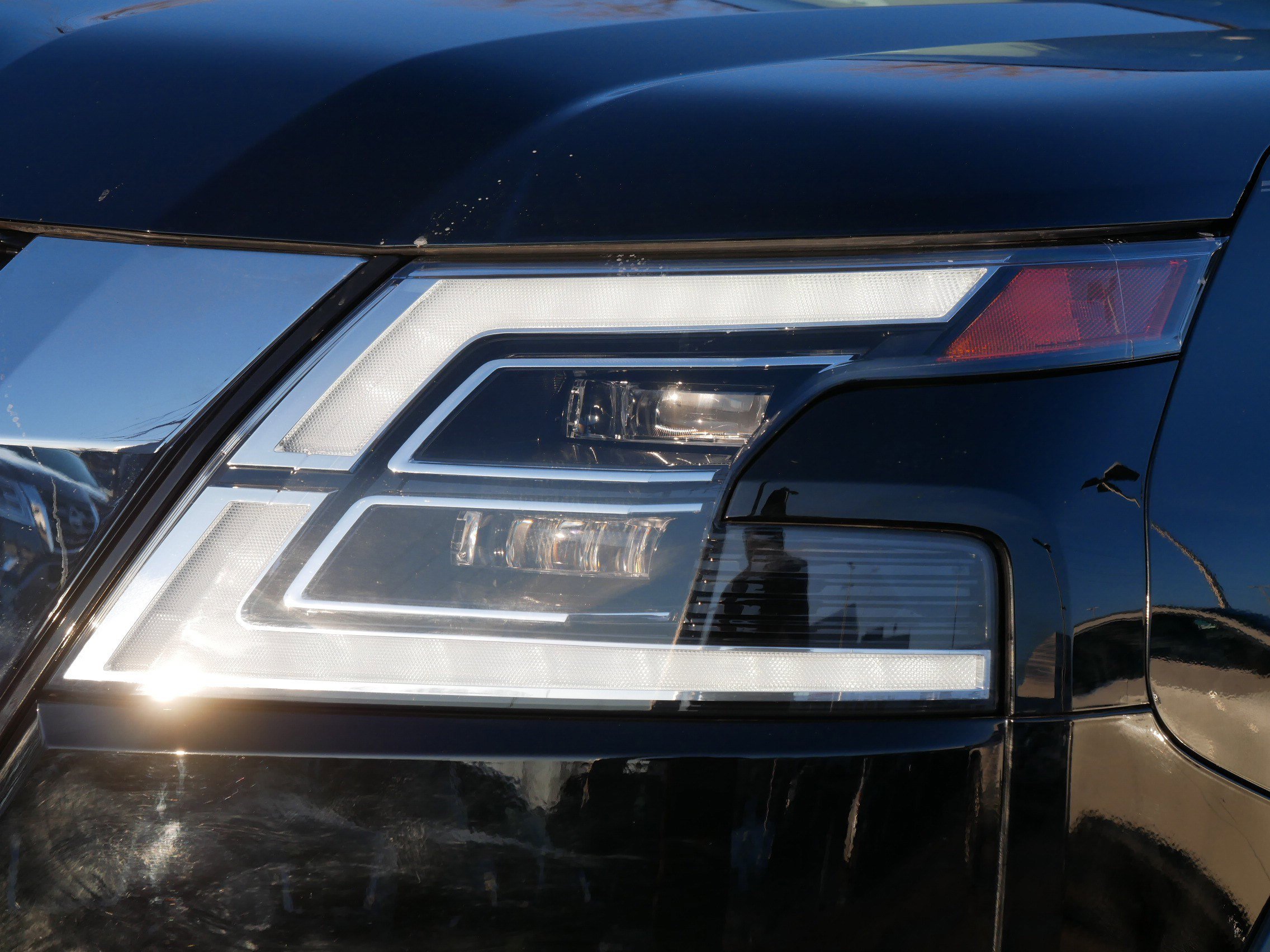 Certified 2023 Nissan Armada SL w/ Captain's Chairs Package image 16