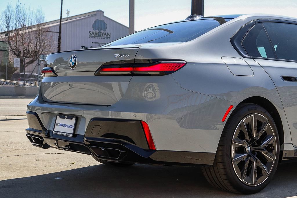 Used 2024 BMW 760i xDrive w/ Executive Package image 11
