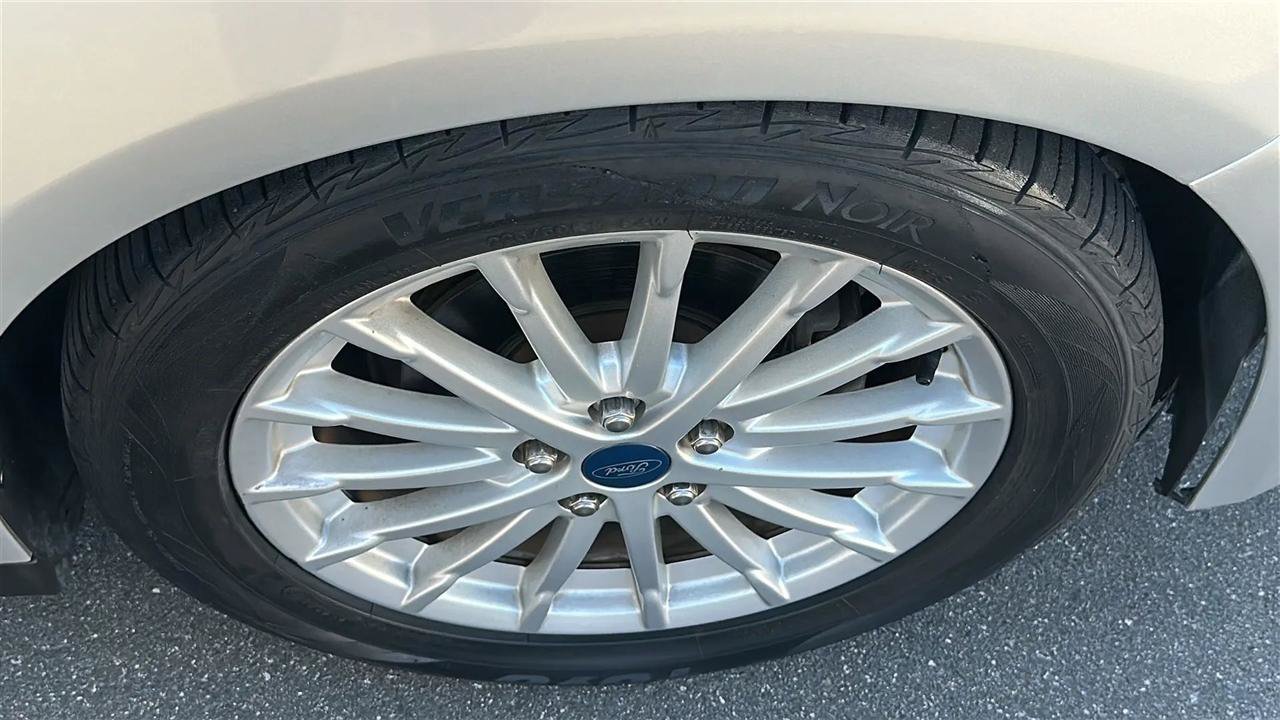 Used 2013 Ford C-MAX SE FWD image 21