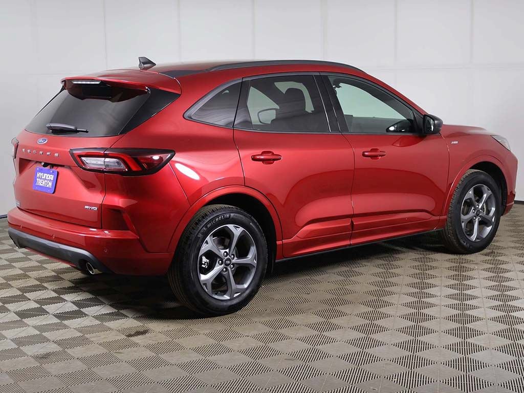 Used 2023 Ford Escape ST-Line w/ Tech Pack #1 AWD/4WD image 11