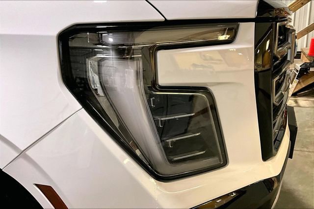 Used 2026 GMC Yukon XL AT4 AWD/4WD image 4