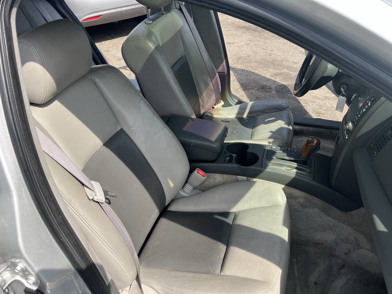 Used 2003 Cadillac CTS 3.2 w/ Preferred Equipment Group RWD image 30