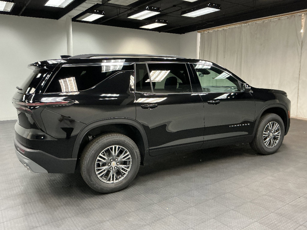 New 2026 Chevrolet Traverse LT w/ LPO, Floor Liner Package FWD image 6