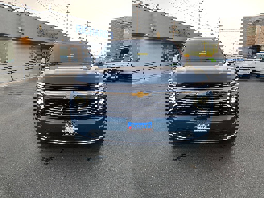 Used 2025 Chevrolet Suburban Premier image 13
