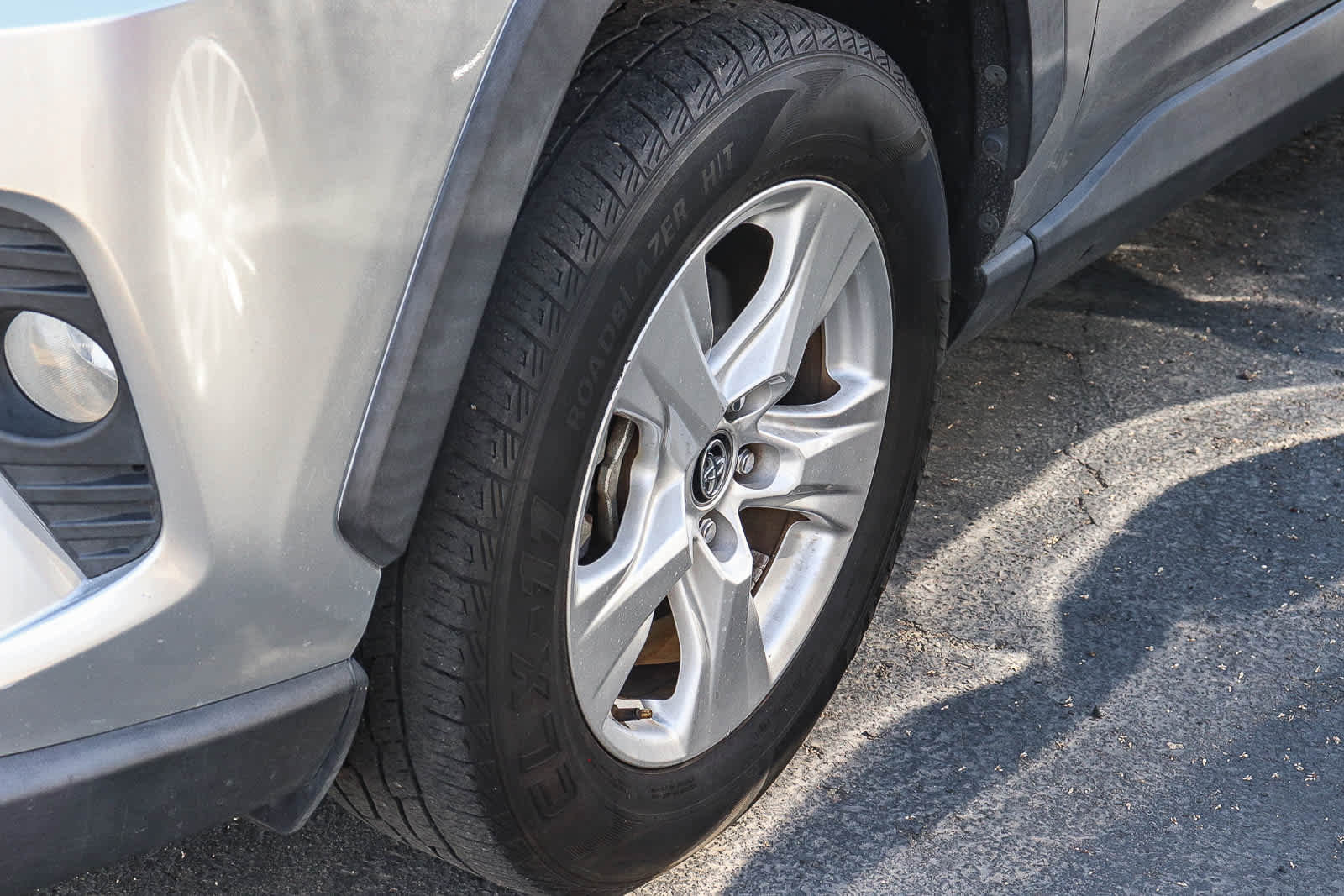 Used 2020 Toyota RAV4 XLE image 4