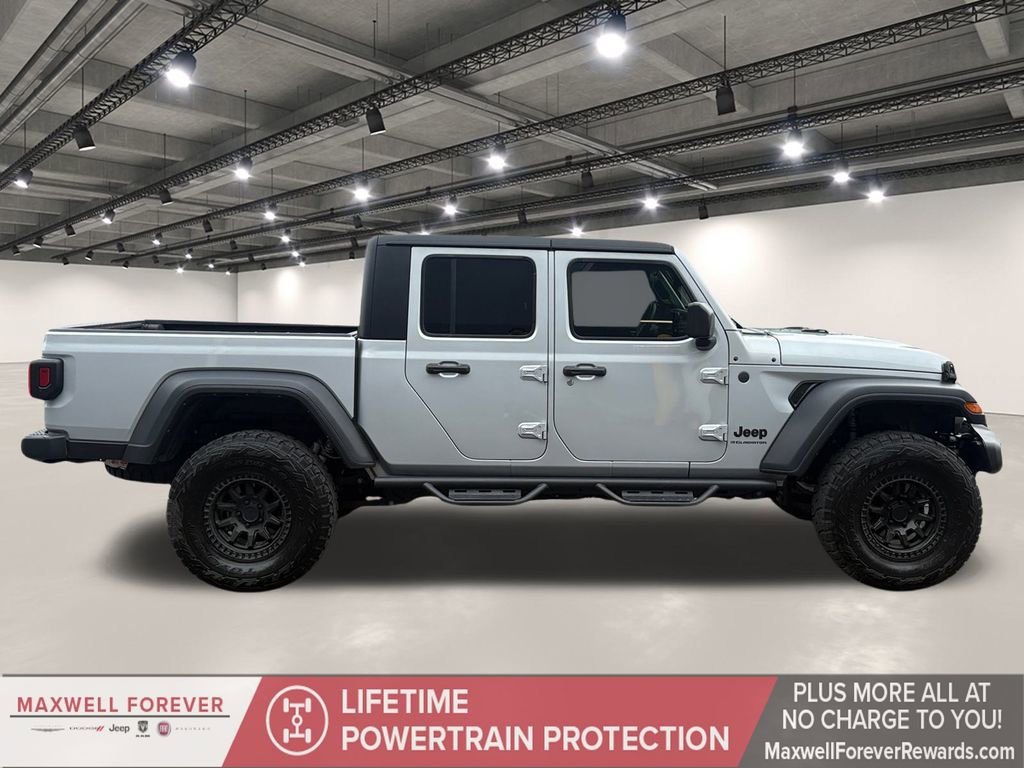 Used 2024 Jeep Gladiator Sport image 17