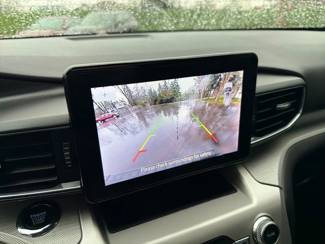 Certified 2022 Ford Explorer XLT w/ Equipment Group 202A AWD/4WD image 40