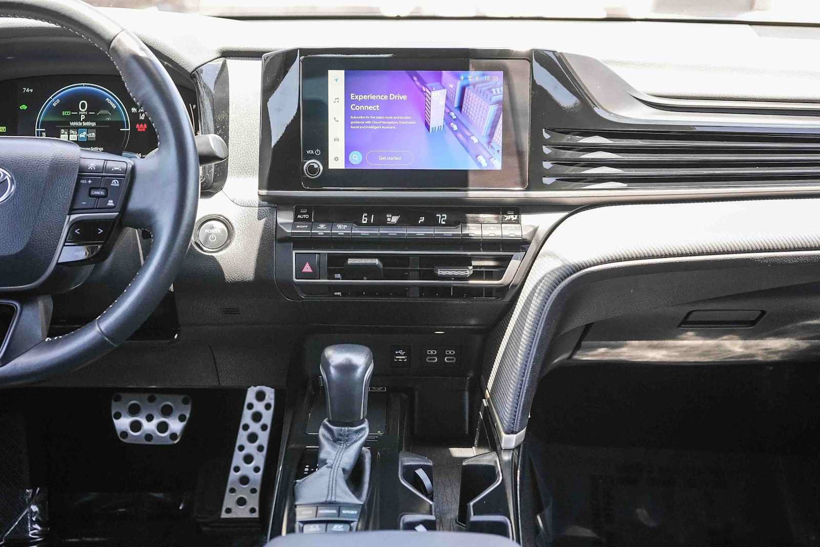 Used 2025 Toyota Camry SE FWD image 14