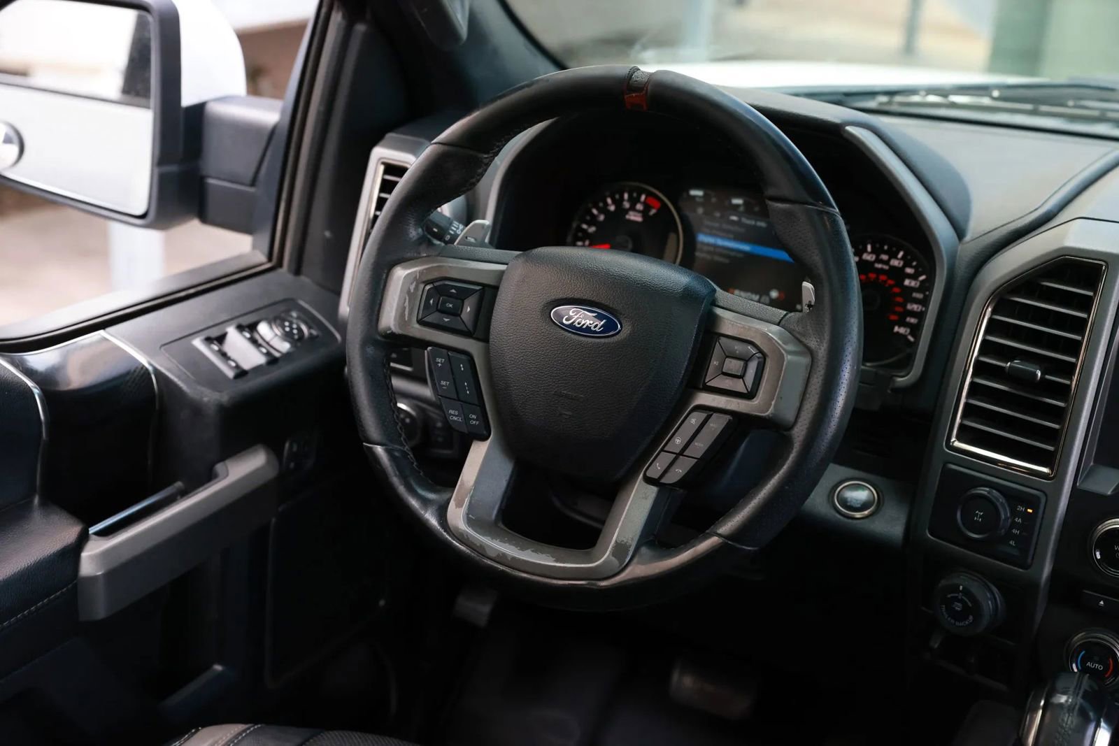 Used 2018 Ford F150 Raptor w/ Equipment Group 802A Luxury AWD/4WD image 29