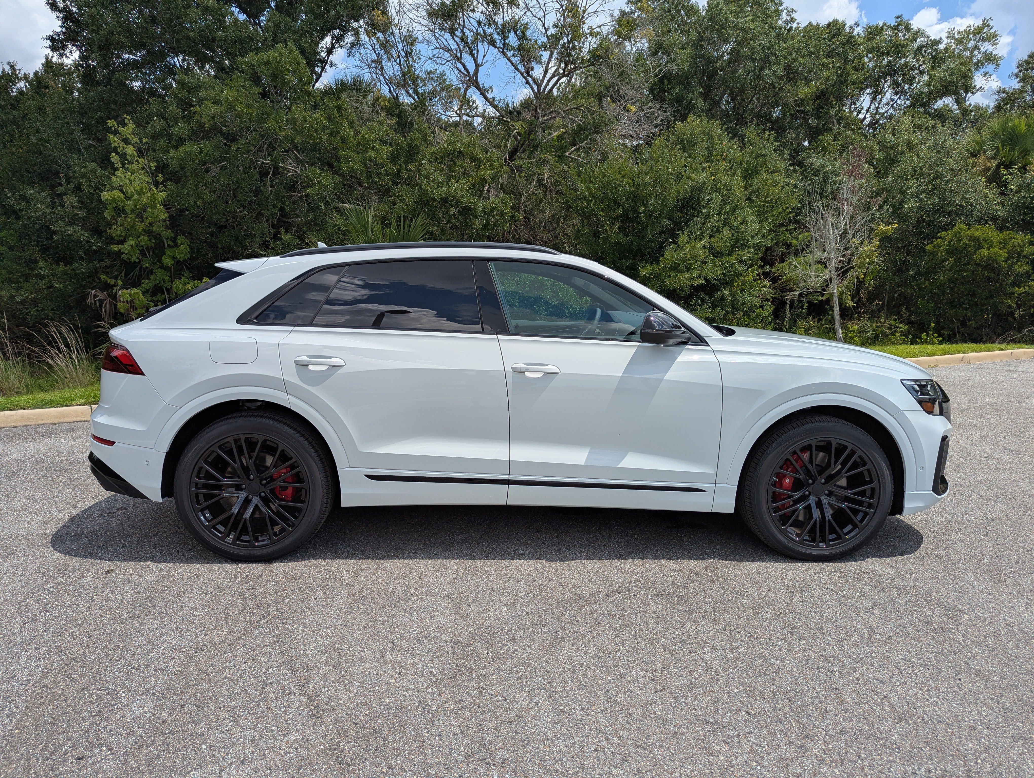 New 2026 Audi SQ8 Prestige AWD/4WD image 8