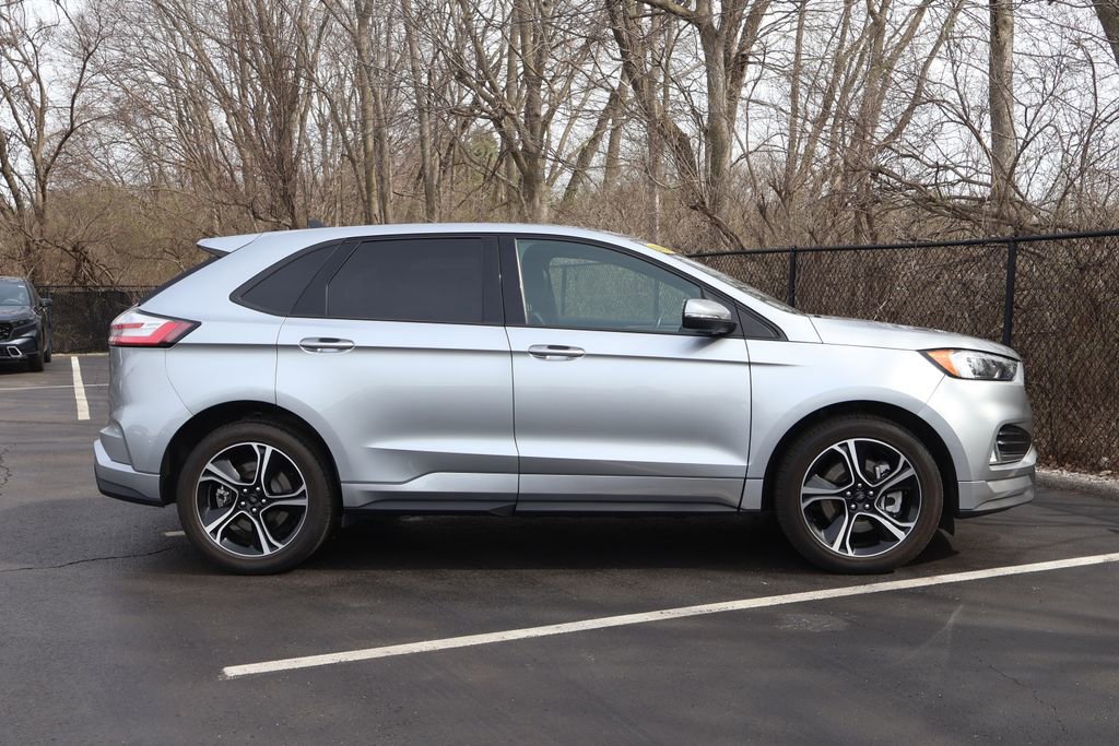 Used 2023 Ford Edge ST image 9