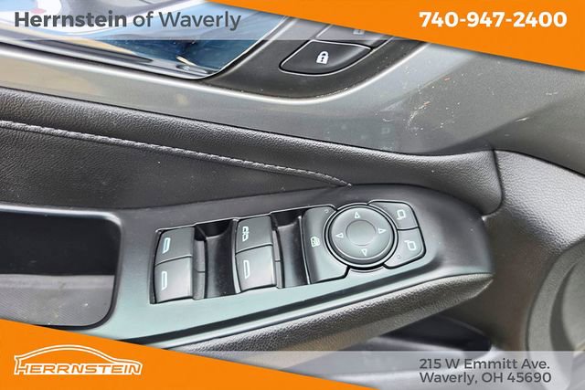 Used 2023 Chevrolet Traverse LT FWD image 14