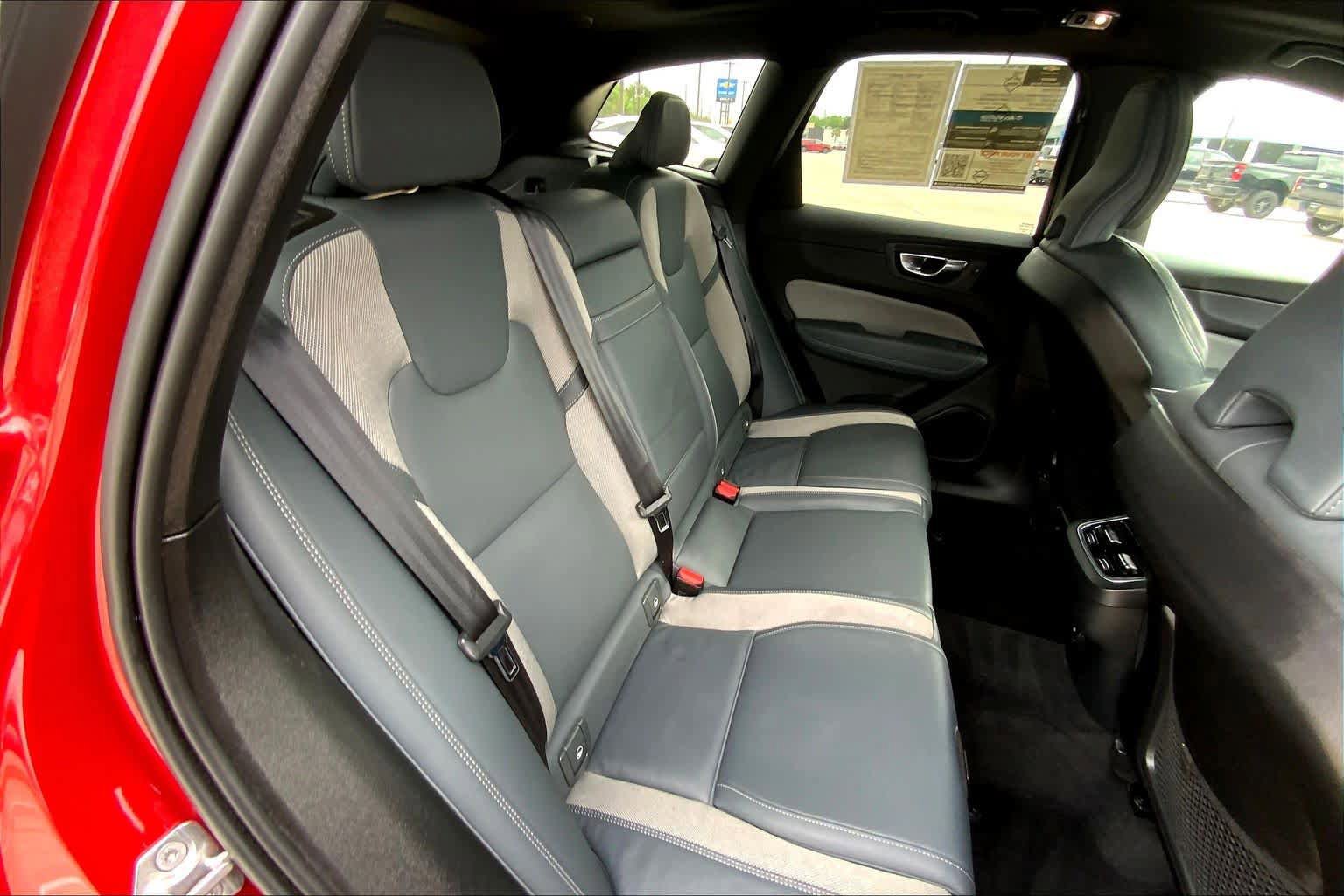 Used 2021 Volvo XC60 T5 R-Design w/ Advanced Package FWD image 20