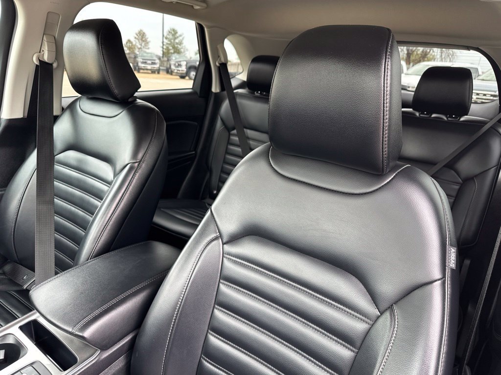Used 2024 Ford Edge SEL AWD/4WD image 16