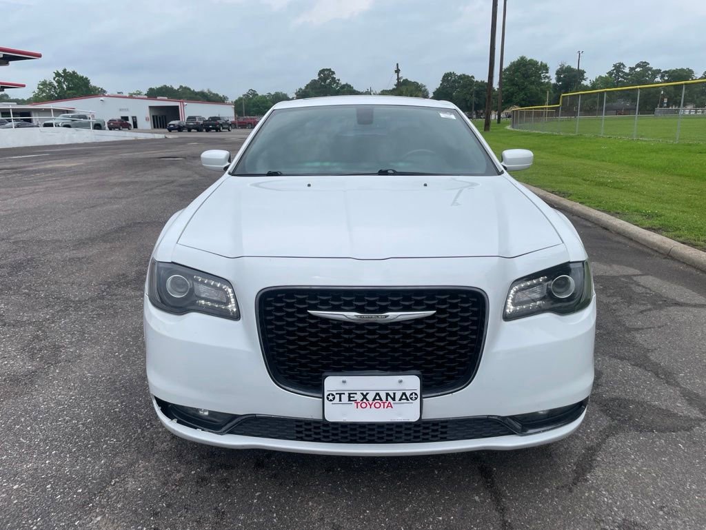 Used 2019 Chrysler 300 S RWD image 7