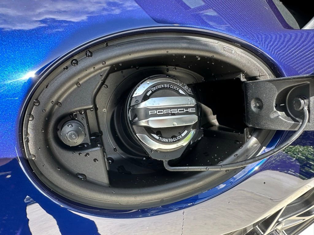 Used 2025 Porsche 718 Cayman GT4 RS image 31