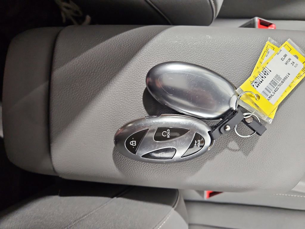 Certified 2024 Hyundai Elantra SEL w/ Convenience Package FWD image 31