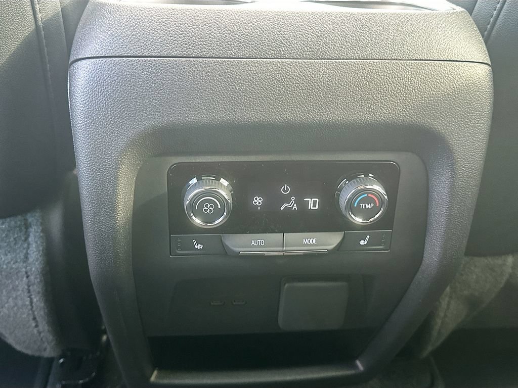 New 2026 Chevrolet Traverse High Country w/ LPO, Floor Liner Package AWD/4WD image 29