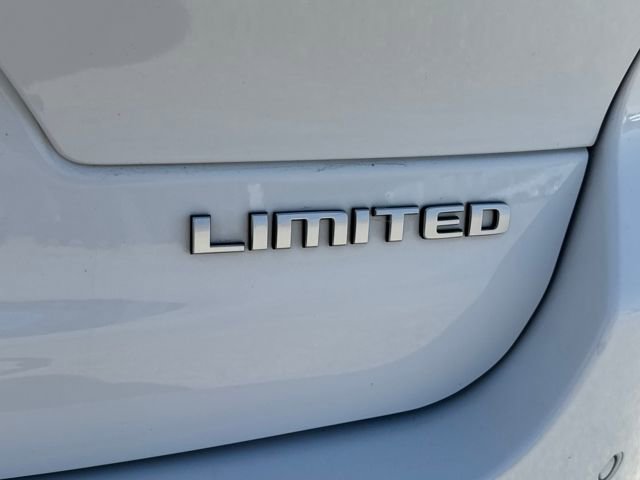 Used 2024 Jeep Grand Cherokee L Limited w/ Luxury Tech Group II AWD/4WD image 6