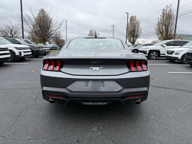 Used 2025 Ford Mustang Coupe image 4