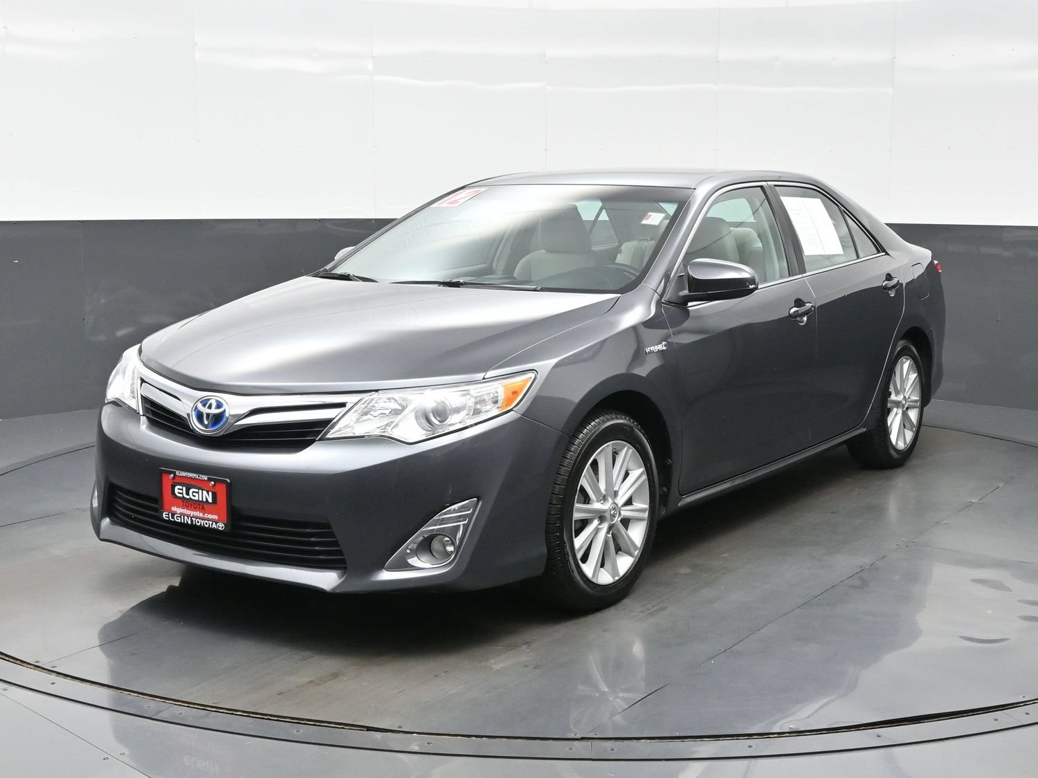 Used 2012 Toyota Camry XLE FWD image 2