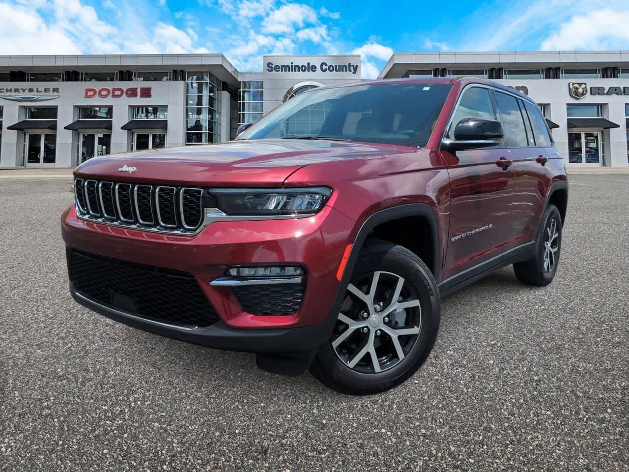 Used 2025 Jeep Grand Cherokee Limited RWD image 1