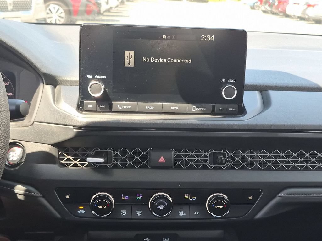 Used 2025 Honda Accord SE image 19