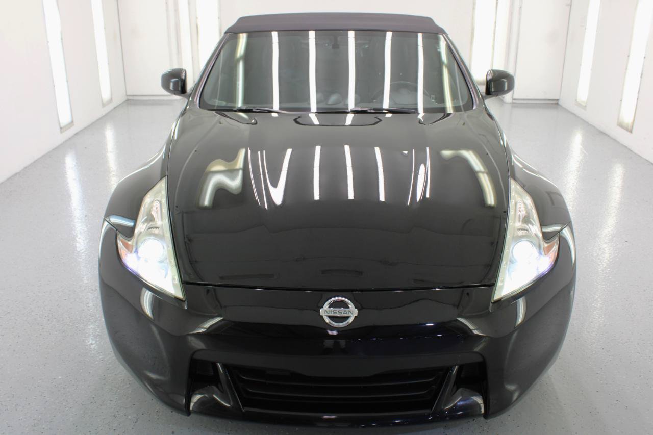 Used 2010 Nissan 370Z Touring w/ Sport Pkg RWD image 35