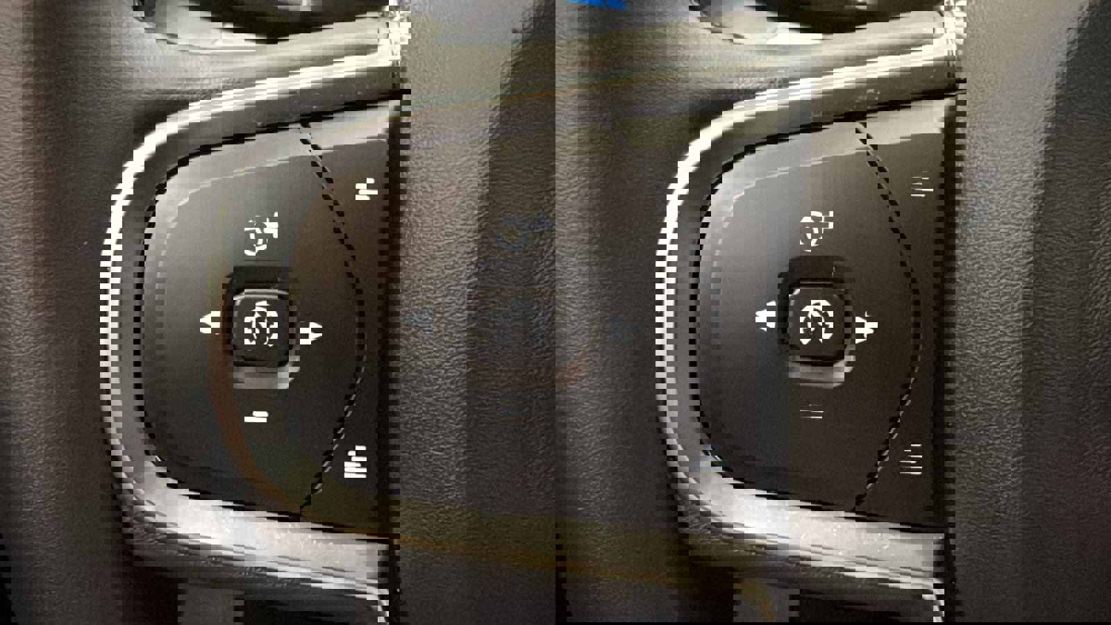 Used 2024 Volvo XC60 B5 Core image 13